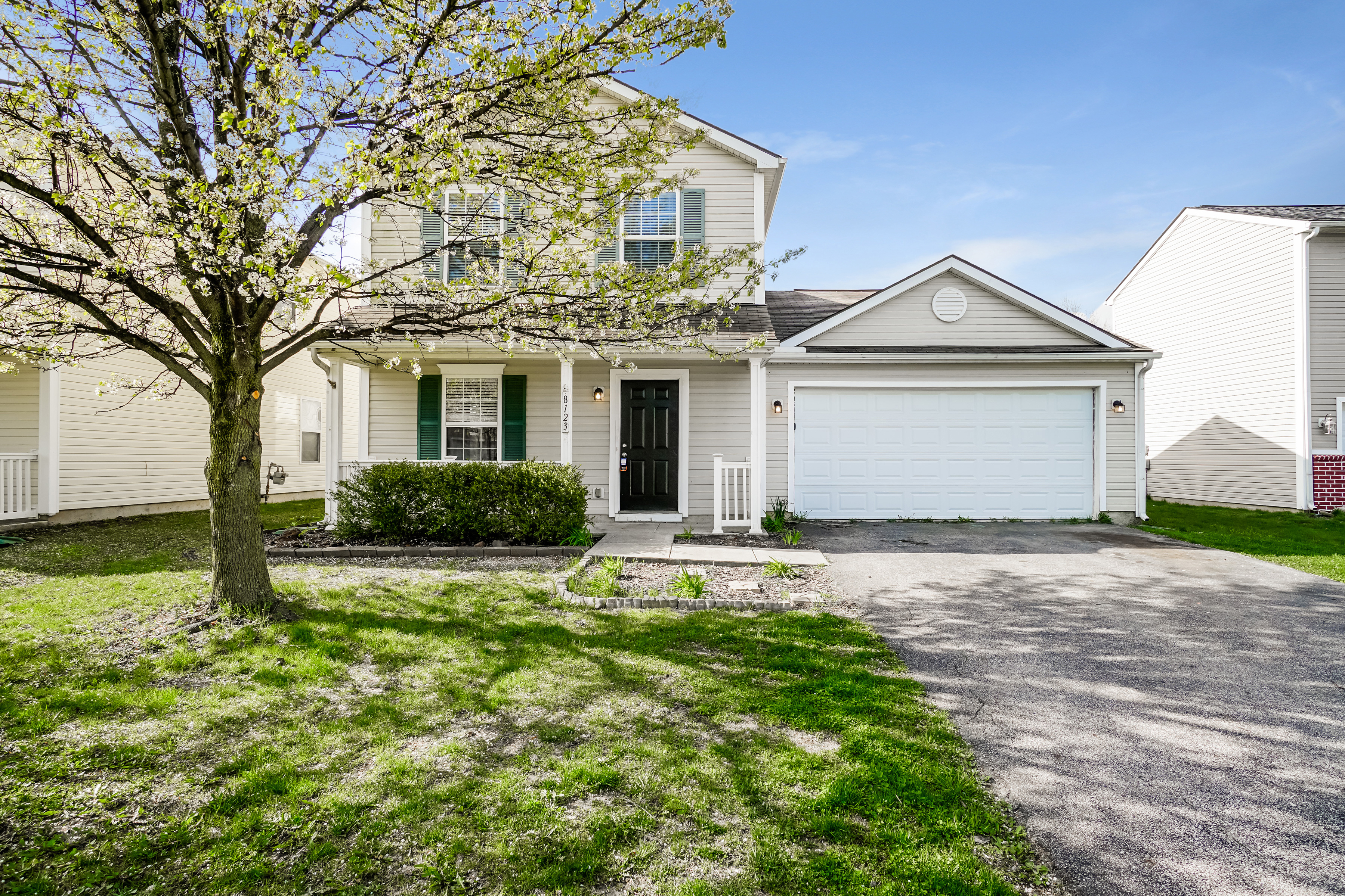8123 ROYAL ELM DR Blacklick, OH 43004